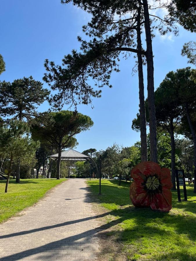Villa Vittoria Lignano Sabbiadoro Extérieur photo